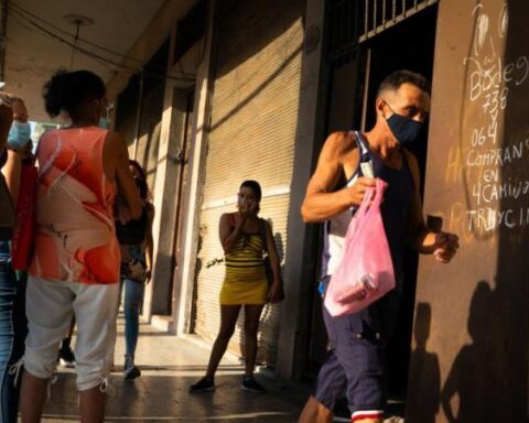 Cuba opens its trade to foreign investment after 60 years