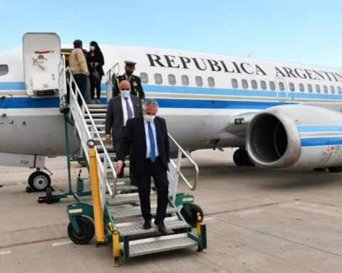 Cuts in public spending: the Government will limit the trips abroad of its officials