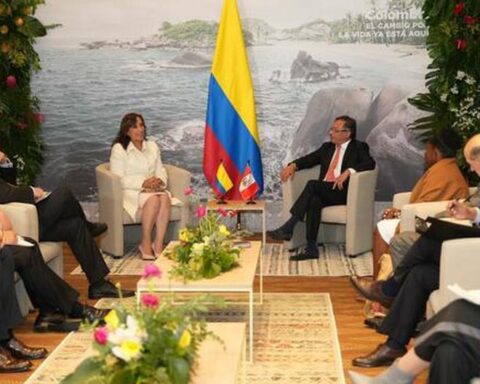 Dina Boluarte held a meeting with the elected president of Colombia, Gustavo Petro
