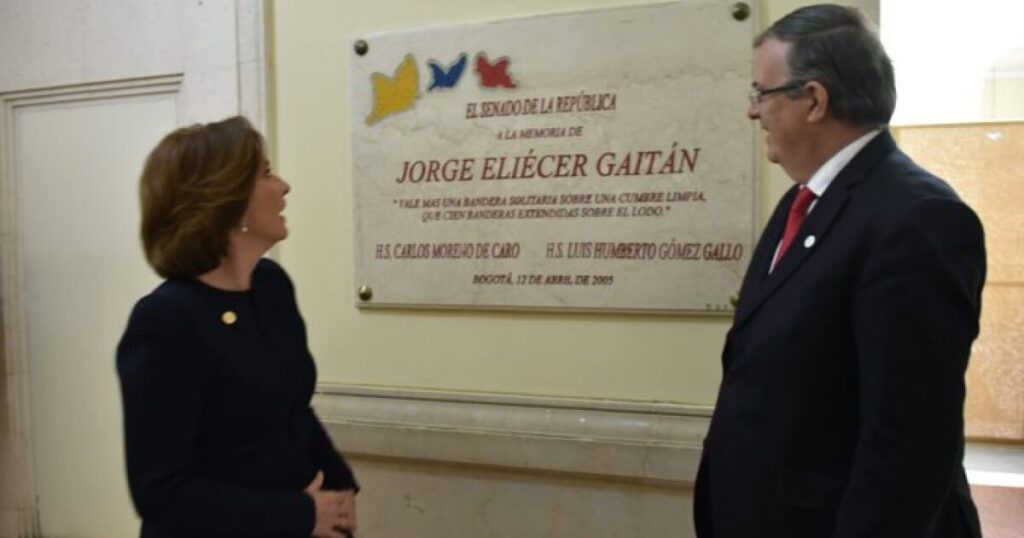 Ebrard and Gutiérrez Müller, AMLO's envoys upon arrival of the left in Colombia