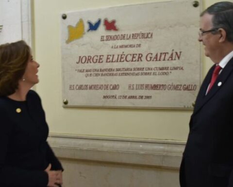 Ebrard and Gutiérrez Müller, AMLO's envoys upon arrival of the left in Colombia