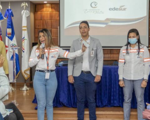 Edesur capacita a clientes para uso eficiente energía