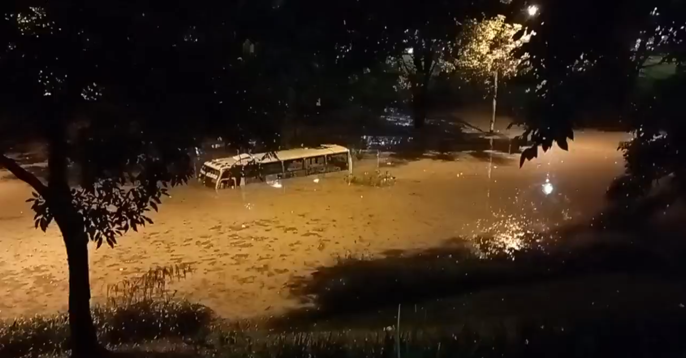 Emergencies in the north of Medellin due to floods