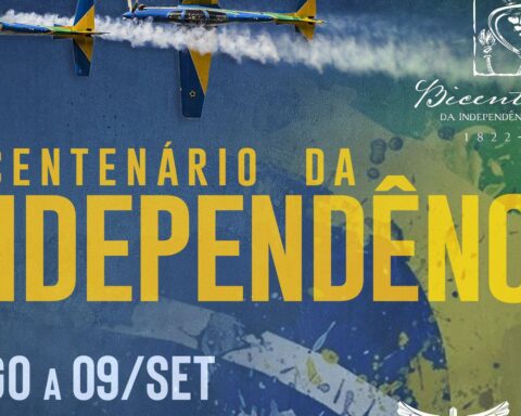 Esquadrilha da Fumaça demonstrates in celebration of the 7th of September