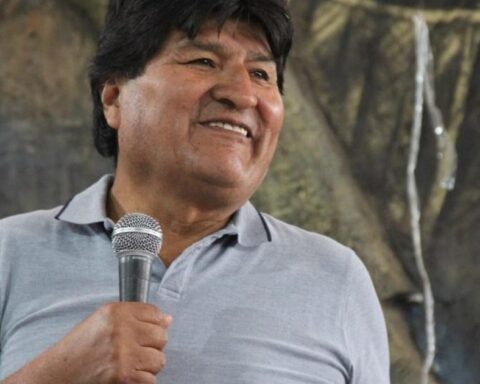 Evo Morales causes a stir in Bolivia for the theft of his cell phone