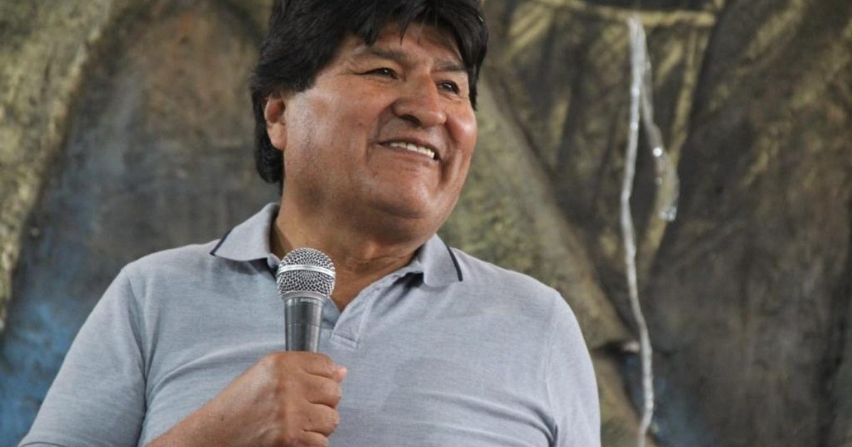 Evo Morales causes a stir in Bolivia for the theft of his cell phone