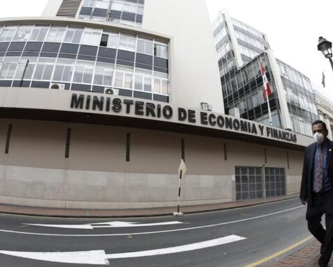 Executive established extraordinary measures for the National Supply System