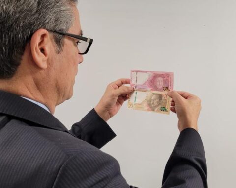 False or true: how to recognize the new banknotes?