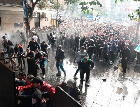 FdT repudiated the police action and warned that JxC "puts democracy at risk"