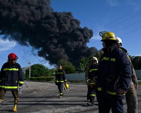 Incendio en Matanzas. Foto: Yamil Lage/AFP. Tomada de DW.