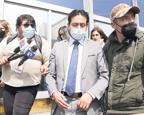 Freddy Díaz agrees to the impediment to leave the country