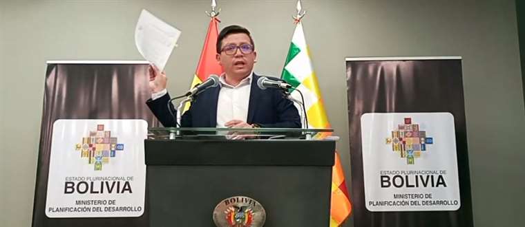 Government evicts possibility of moving census date and minimizes contributions from Santa Cruz and La Paz