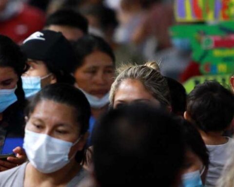 Government provides that the use of a chinstrap is optional in open spaces