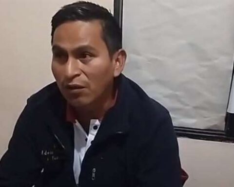 Grupo de Alanes faces division and is accused of charging Bs 100 for selling coca in its market