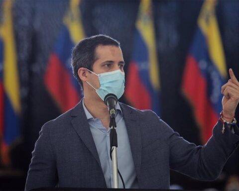 Guaidó's internship goes out into the ring and criticizes the arrival of the Colombian ambassador