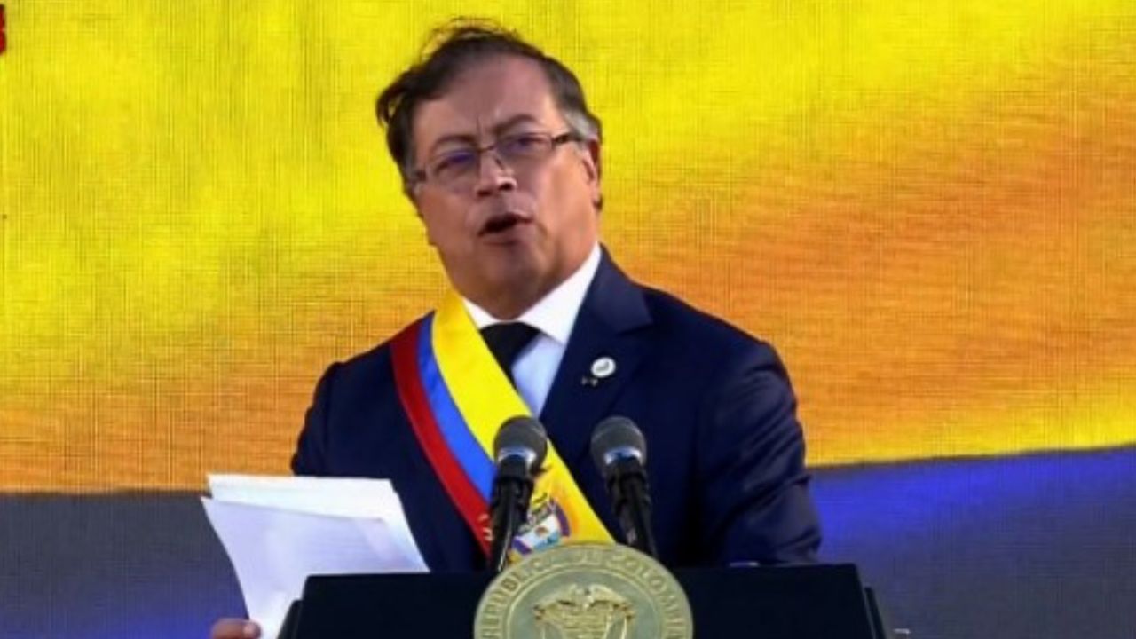 Gustavo Petro assumes as the new president of Colombia