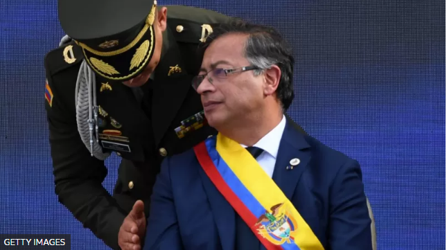 Gustavo Petro's challenge to seek "total peace" in Colombia with an Army "designed for war"