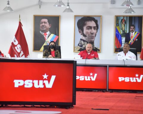 Hair on election of the PSUV: that the bases be expressed, there are no lines