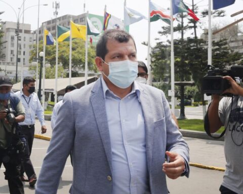 Homeowner in Sarratea acknowledges meeting with former Vice Minister Añaños, but denies address