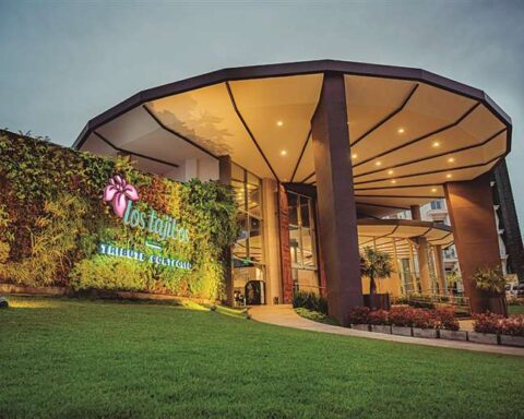 Hotels expect 90% occupancy by Expocruz and sector revenues improve in the first half