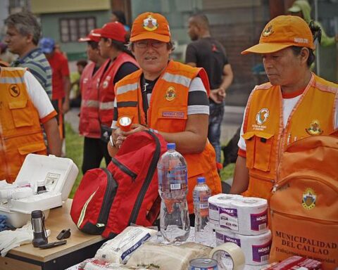 How to prepare your emergency backpack and your reserve box to face an earthquake?