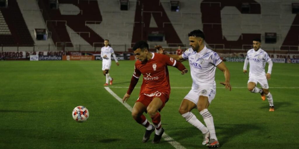 Hurricane and Godoy Cruz hurt each other with a tie that prevents them from reaching the top