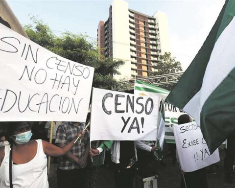 In Santa Cruz, tension grows and the Government ratifies the date for the census