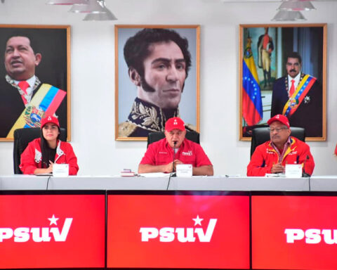 In one week the PSUV "lost" 1,824 communities in elections for street chiefs