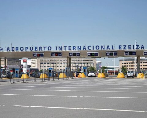Iraqi citizens were detained at the Ezeiza international airport