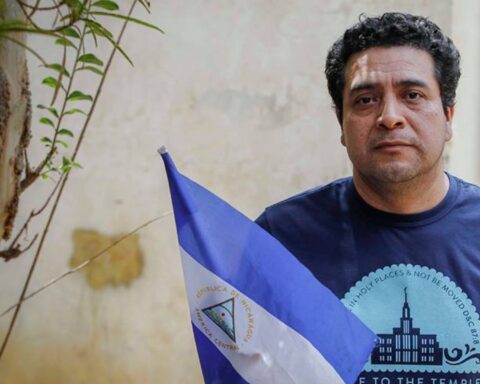 Juan Bautista Guevara offers his services as a teacher to survive "civil death" imposed by Ortega