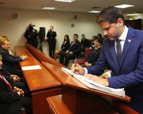 Judge comes out in favor of Cartes and he will not be forced to appear