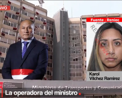 Karol Vílchez, Juan Silva's operator at the MTC, is pointed out by Bruno Pacheco before the Prosecutor's Office