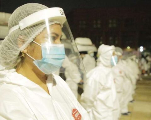 Laboratory technicians are trained in the treatment of monkeypox samples