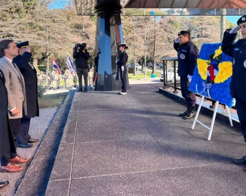 Lacalle Pou led the act for the Day of the Military Aviation Martyrs