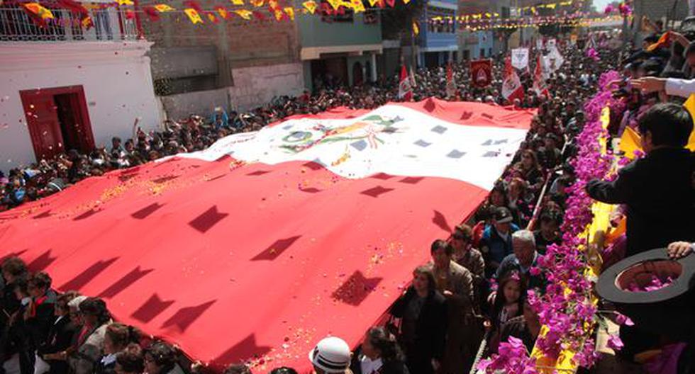 Ladies from 33 institutions will participate in the Flag Procession in Tacna