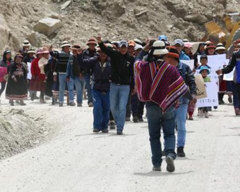 Las Bambas: another community starts a protest and demands the return of the land purchased by the mine