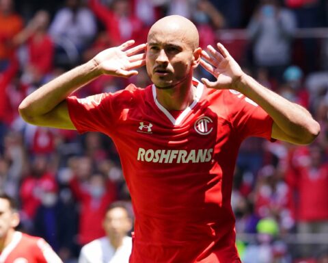 Leader Toluca de González receives Monterrey de Ortiz