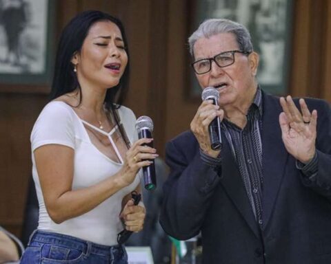 Legislative Assembly recognizes the artistic career of Vallegrandino singer-songwriter Luciano 'Lucho' Cardona