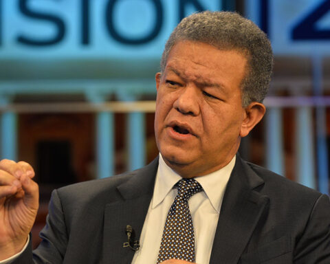 Leonel Fernández: "Es manipulación comparar obras con picazos"