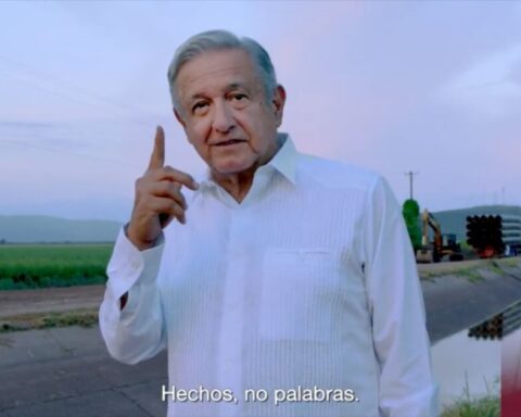 "Let those who feed us eat," insists AMLO in a new spot