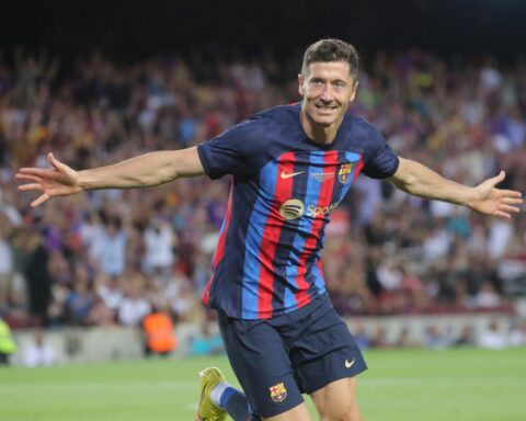 Lewandowski shines with a goal and two assists in his debut at the Camp Nou