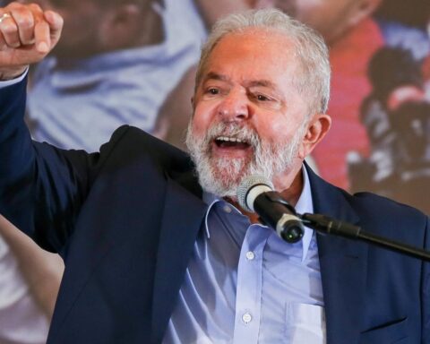 Lula promises to punish corruption in Brazil if he wins the elections