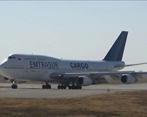 Maduro questions Argentina for retaining a Venezuelan plane that the US asked to seize