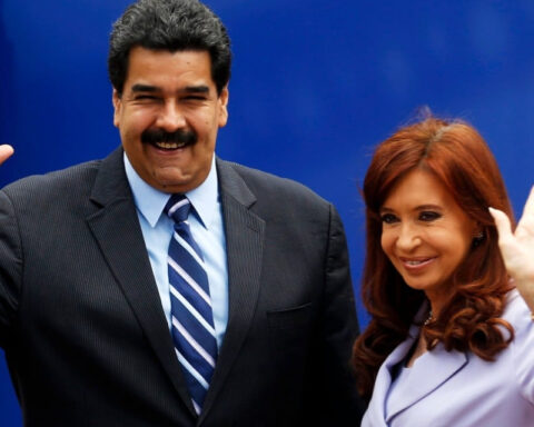 Maduro sympathizes with Cristina Fernández after being accused of alleged corruption