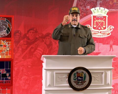 Maduro: we must be alert to threats against the country