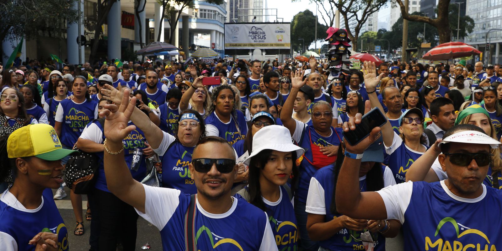 March for Jesus gathers thousands in downtown Rio de Janeiro