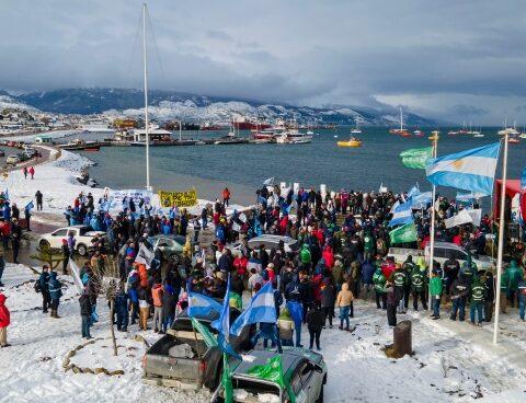 Massive support for Cristina Kirchner throughout the country