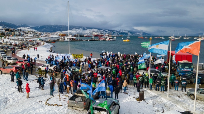 Massive support for Cristina Kirchner throughout the country