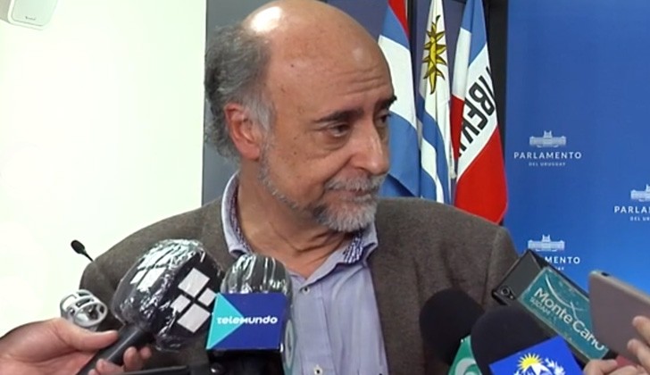 Mieres says that the general strike of the PIT-CNT is very unfair and that salary recovery is in process