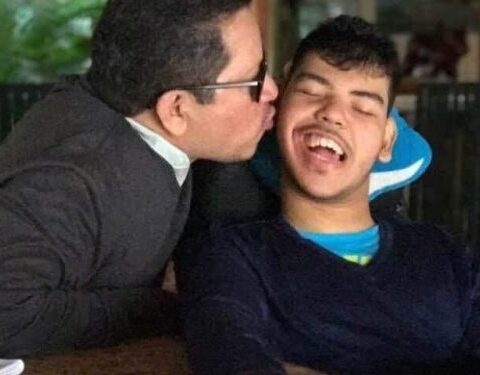 Miguel Mora is on hunger strike for 53 days demanding a "special visit" with his son